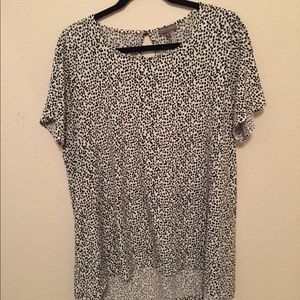Plus Vince Camuto Spotted Hi-Lo Top